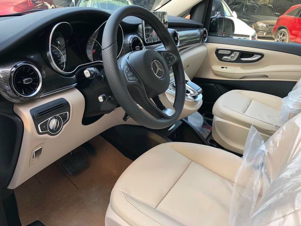Nội thất Mercedes-Benz V 250 Luxury